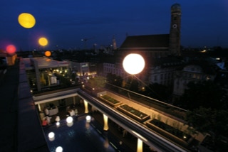 Spa Hotel Bayerischer Hof München Leuchtballons Eröffnung